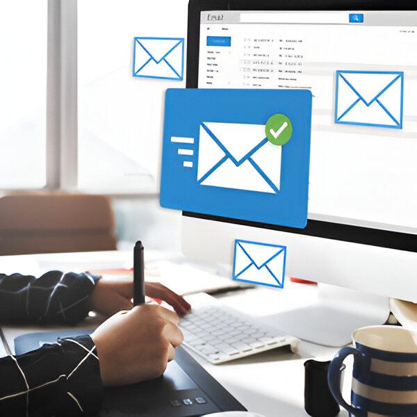 El Instituto Politécnico Nacional , a través de la Dirección de Cómputo y Comunicaciones, ofrece el servicio de Correo Electrónico Institucional.